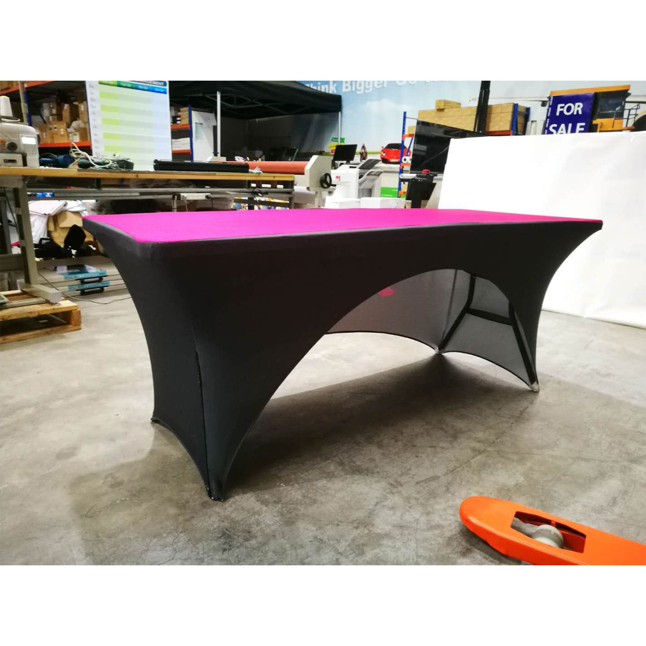 https://bigbanner.com.au/wp-content/uploads/2020/01/6ft-8ft-Stretch-Printed-Fitted-Table-Cloths-3.jpg